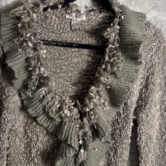 Sisters Cardigan Sweater XL Gray ruffled fringe accent single‎ button closure - Picture 5 of 12